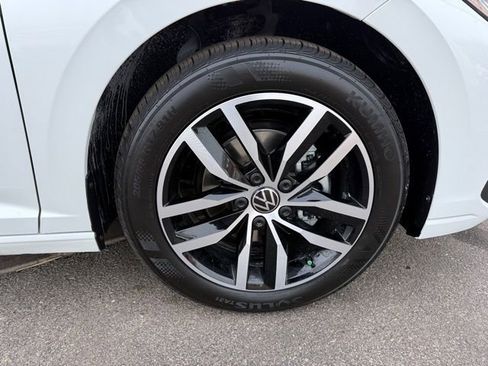 New 2026 Volkswagen Jetta SE FWD image 8