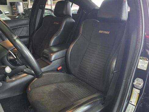 Used 2017 Dodge Charger R/T image 10