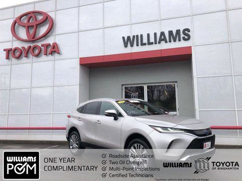 Certified 2023 Toyota Venza XLE image 1