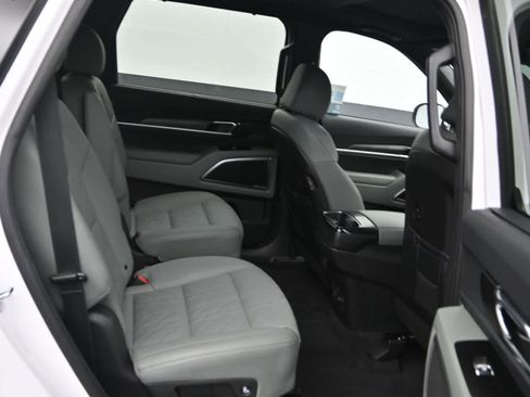Used 2024 Kia Telluride EX X-Line AWD/4WD image 12
