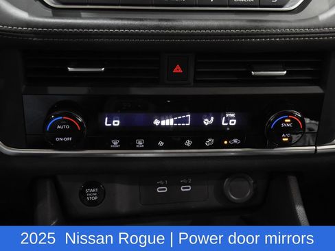 Used 2025 Nissan Rogue SV AWD/4WD image 18