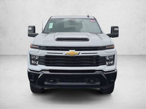 Used 2024 Chevrolet Silverado 2500 Custom w/ Custom Convenience Package AWD/4WD image 2