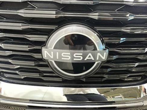 Used 2023 Nissan Rogue SV AWD/4WD image 8
