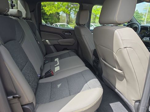 Used 2024 Chevrolet Colorado ZR2 w/ Technology Package image 11