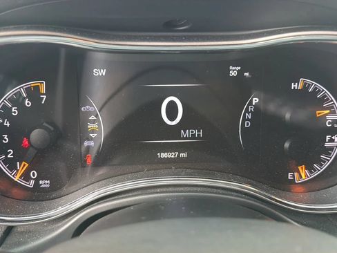 Used 2021 Jeep Grand Cherokee Laredo X AWD/4WD image 19