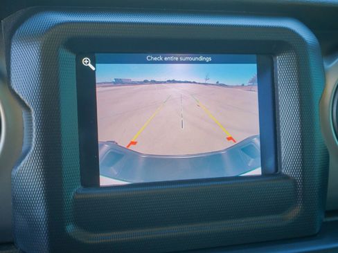 Used 2020 Jeep Gladiator Sport w/ Quick Order Package 24S image 18