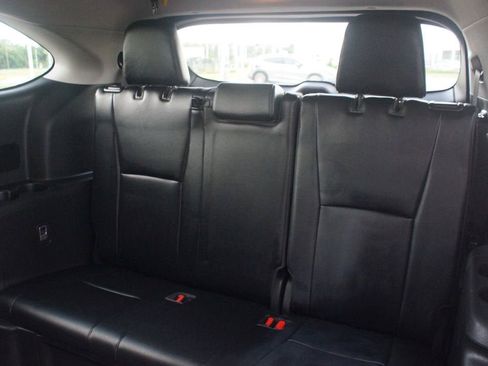 Used 2021 Toyota Highlander XLE FWD image 16