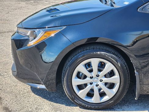 Used 2025 Toyota Corolla LE image 8