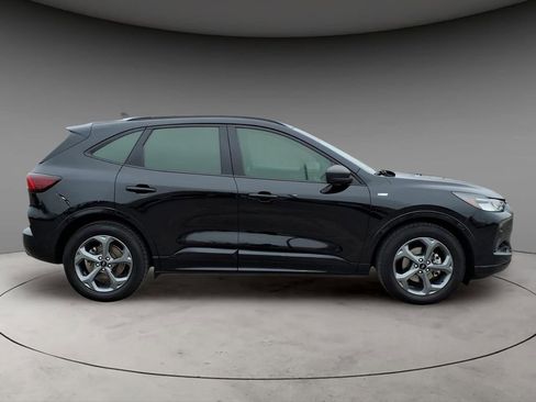 Used 2023 Ford Escape ST-Line w/ Tech Pack #1 image 11