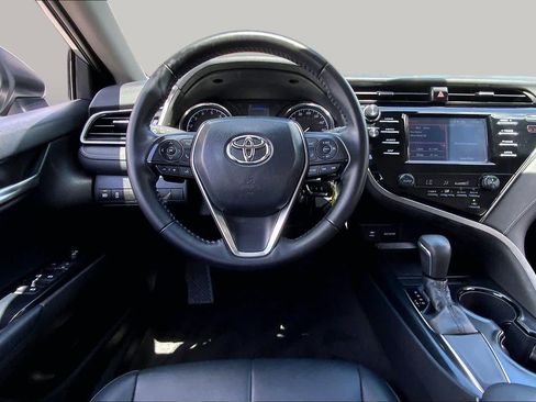 Used 2019 Toyota Camry SE FWD image 6