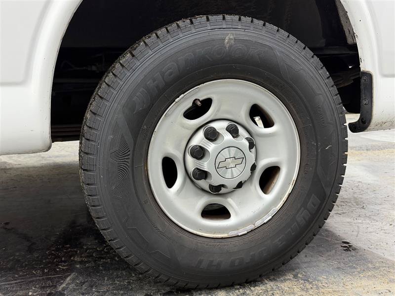 Used 2020 Chevrolet Express 2500 RWD image 20