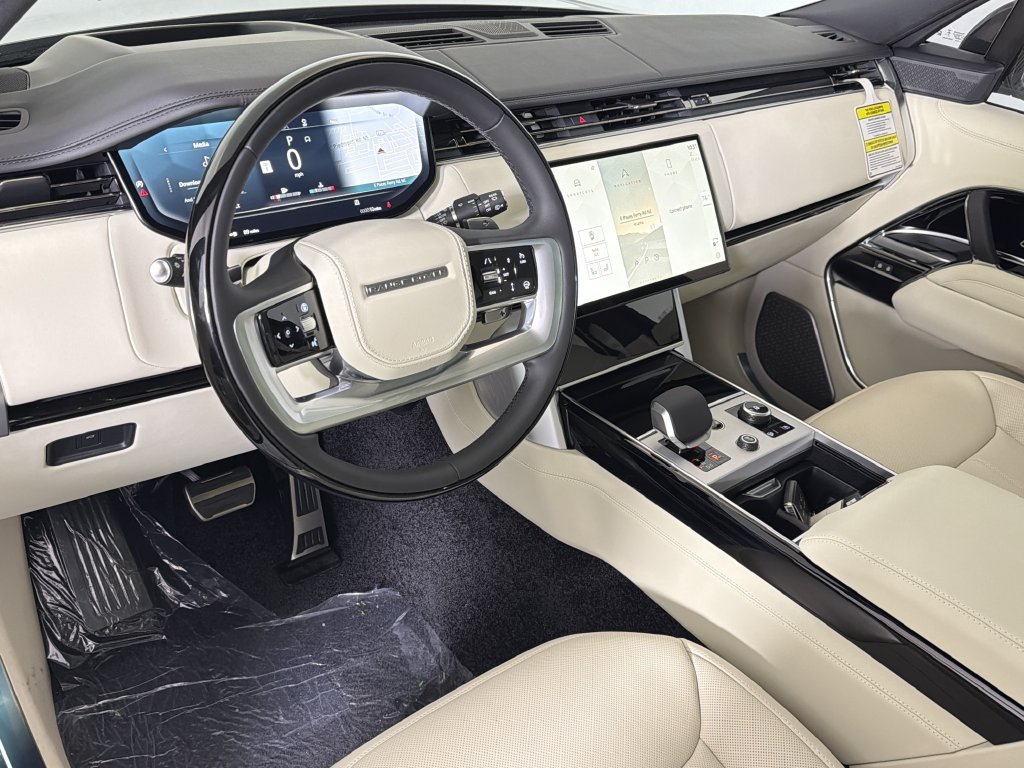 New 2027 Land Rover Range Rover Long Wheelbase Autobiography AWD/4WD image 4