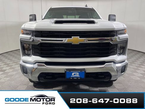 Used 2024 Chevrolet Silverado 3500 LT w/ Convenience Package image 3