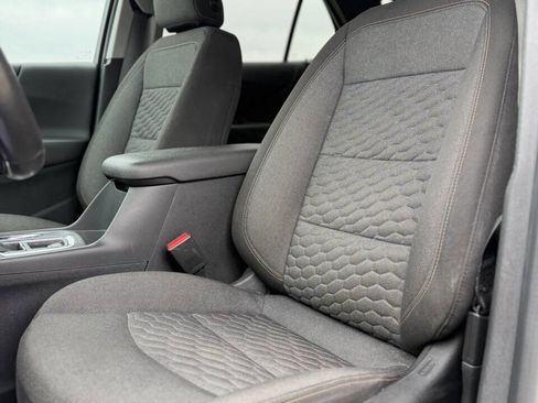 Used 2018 Chevrolet Equinox LT image 12