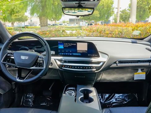 Used 2025 Cadillac Lyriq Sport image 14