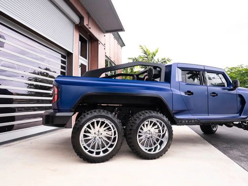 Used 2021 Jeep Gladiator Sport AWD/4WD image 6