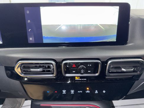 Used 2026 Nissan Sentra SR w/ Floor Mat Package image 21
