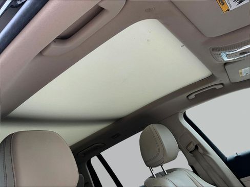 Used 2023 Mercedes-Benz GLS 450 4MATIC image 28