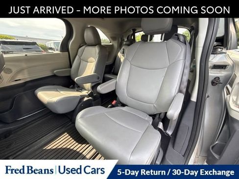 Used 2023 Toyota Sienna XLE w/ XLE Plus Package AWD/4WD image 15