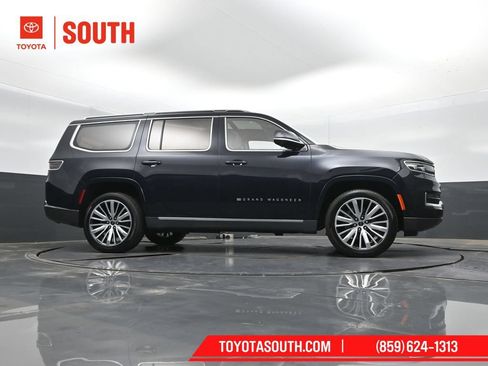 Used 2022 Jeep Grand Wagoneer Series III AWD/4WD image 46