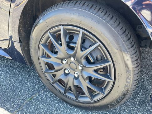 Used 2020 Toyota Corolla LE image 10