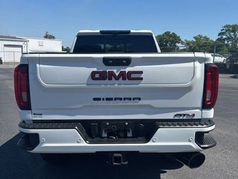 Used 2022 GMC Sierra 2500 AT4 w/ AT4 Premium Plus Package image 3