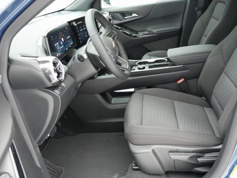 New 2026 Chevrolet Equinox LT image 8