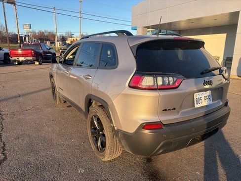 Used 2019 Jeep Cherokee Latitude Plus image 14