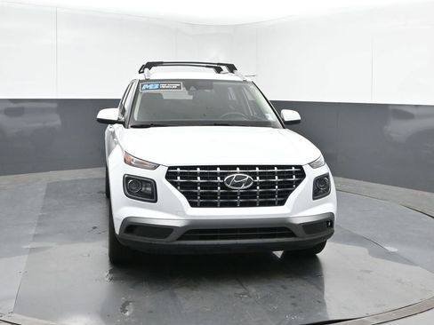 Used 2021 Hyundai Venue SEL w/ Cargo Package image 8