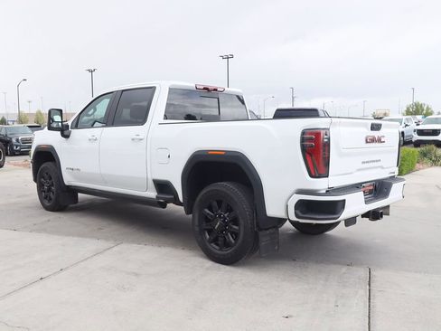 Used 2024 GMC Sierra 3500 AT4 w/ Technology Package AWD/4WD image 4
