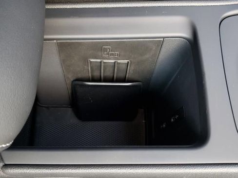 New 2025 Volkswagen Tiguan SE AWD/4WD image 11