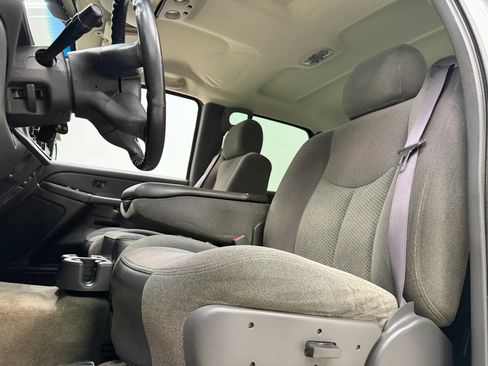 Used 2005 Chevrolet Silverado 1500 LS RWD image 16