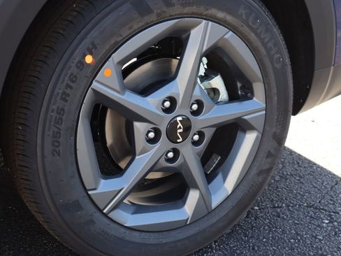 New 2025 Kia K4 LXS image 41