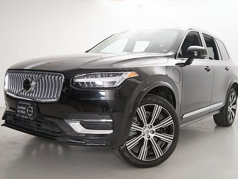 Certified 2024 Volvo XC90 T8 Ultimate w/ Lounge Package AWD/4WD image 2