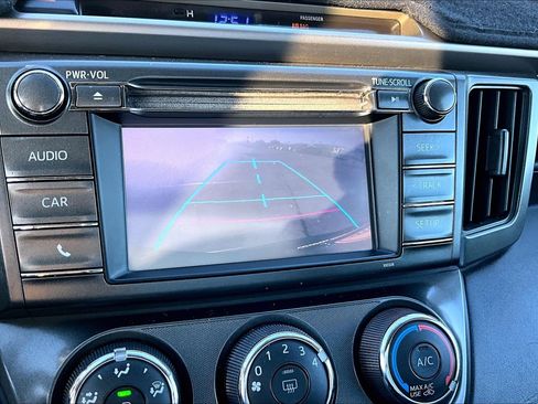 Used 2014 Toyota RAV4 LE image 21