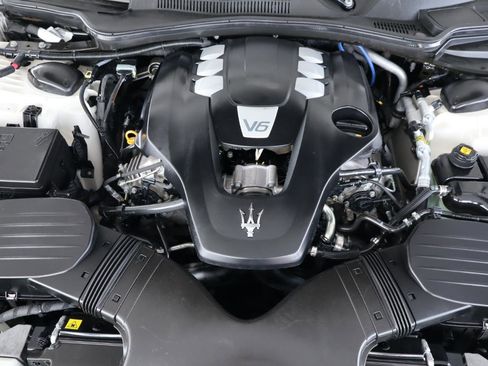 Used 2018 Maserati Ghibli image 46