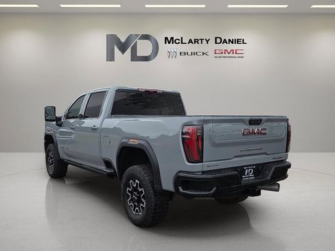 Used 2024 GMC Sierra 2500 AT4X AWD/4WD image 4