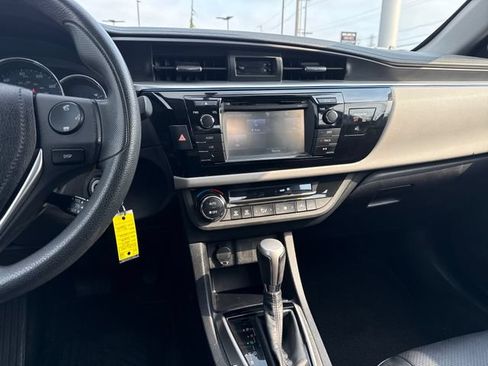 Used 2014 Toyota Corolla LE FWD image 21
