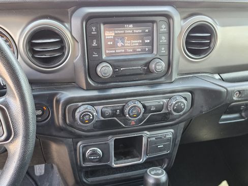 Used 2021 Jeep Wrangler Unlimited Sport AWD/4WD image 11