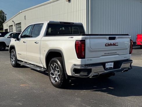 Used 2025 GMC Sierra 1500 SLT w/ SLT Premium Plus Package AWD/4WD image 5