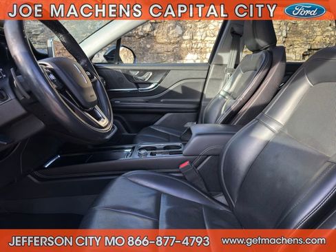 Used 2022 Lincoln Corsair AWD w/ Premium Package image 23