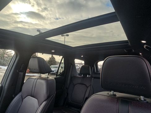 Certified 2025 Honda Pilot Black Edition image 6