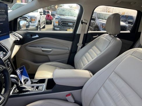 Used 2018 Ford Escape Titanium w/ Ford Safe & Smart Package image 9