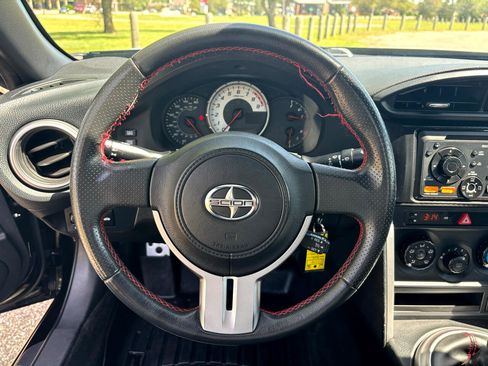 Used 2013 Scion FR-S 2dr Cpe Man (Natl) image 14