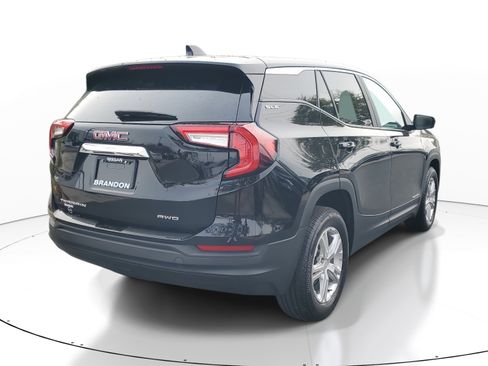 Used 2024 GMC Terrain SLE image 7