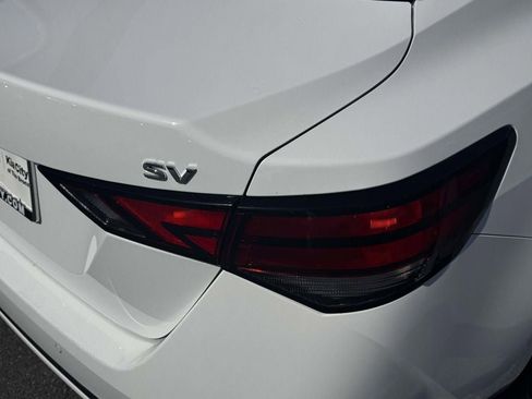 Used 2024 Nissan Sentra SV FWD image 10
