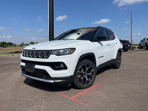 Used 2025 Jeep Compass Limited AWD/4WD image 2