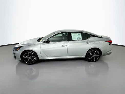 Used 2025 Nissan Altima 2.5 SR FWD image 4