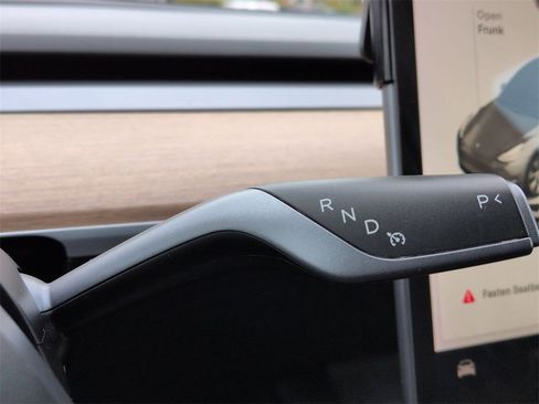 Used 2021 Tesla Model Y Long Range image 16