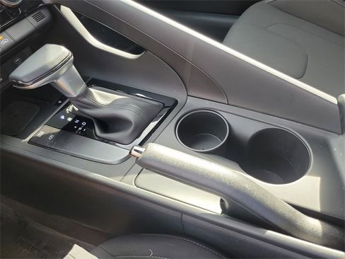 Used 2025 Hyundai Elantra Sport image 14